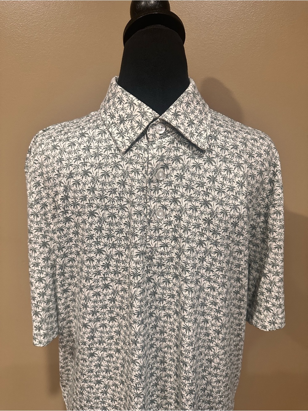 Faherty White Short-Sleeve Button-Down with Green Palm Print